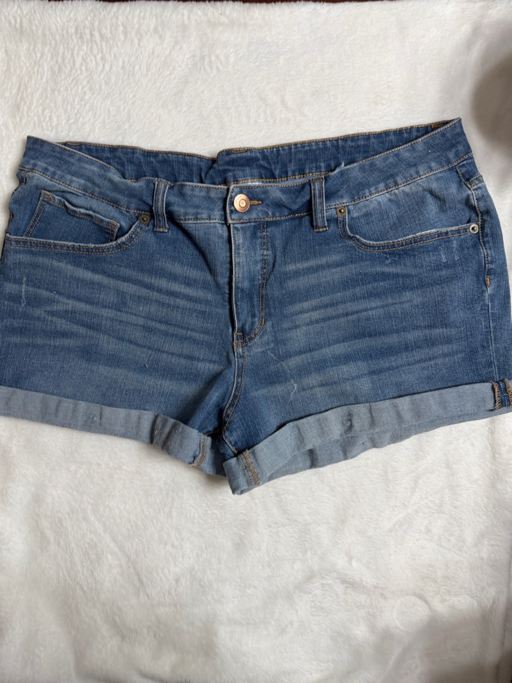 Time and Tru Medium Blue Roll-Cuff Denim Shorts